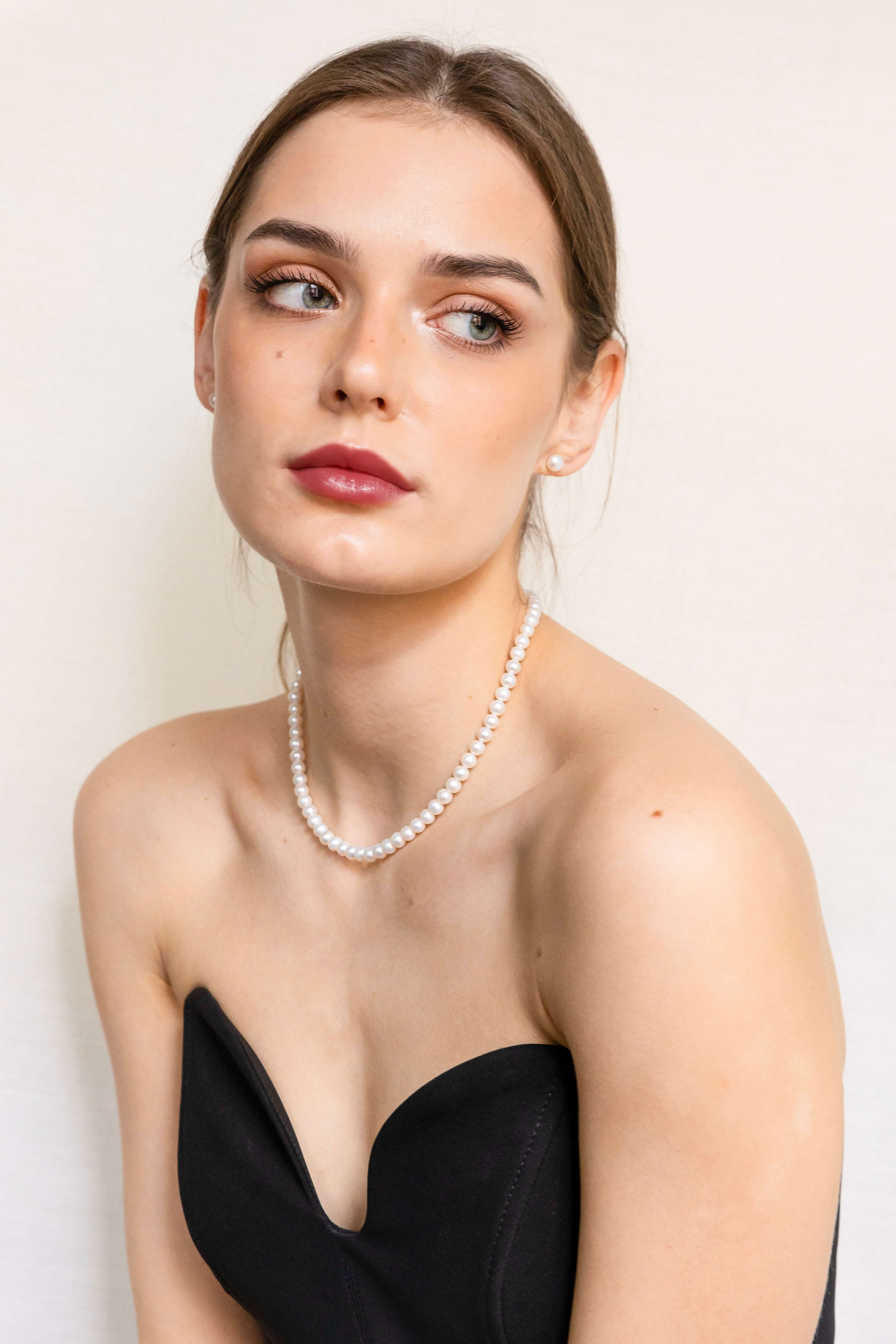 Jackie Pearl Earrings Gift - Image 3