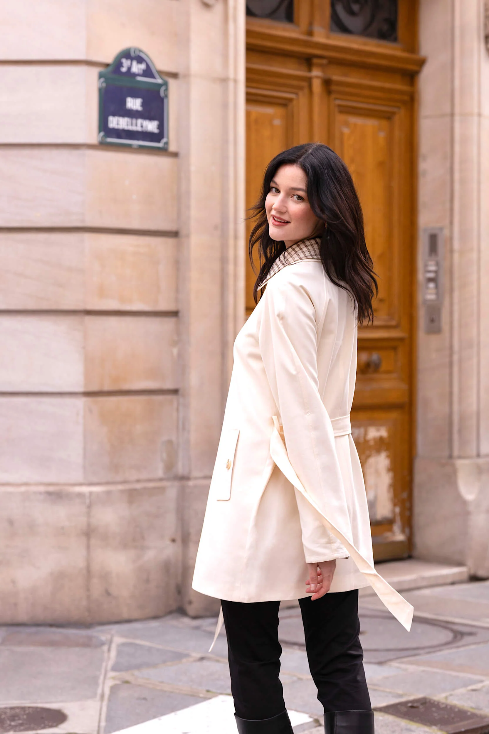 Charlie Short Trenchcoat - Image 18