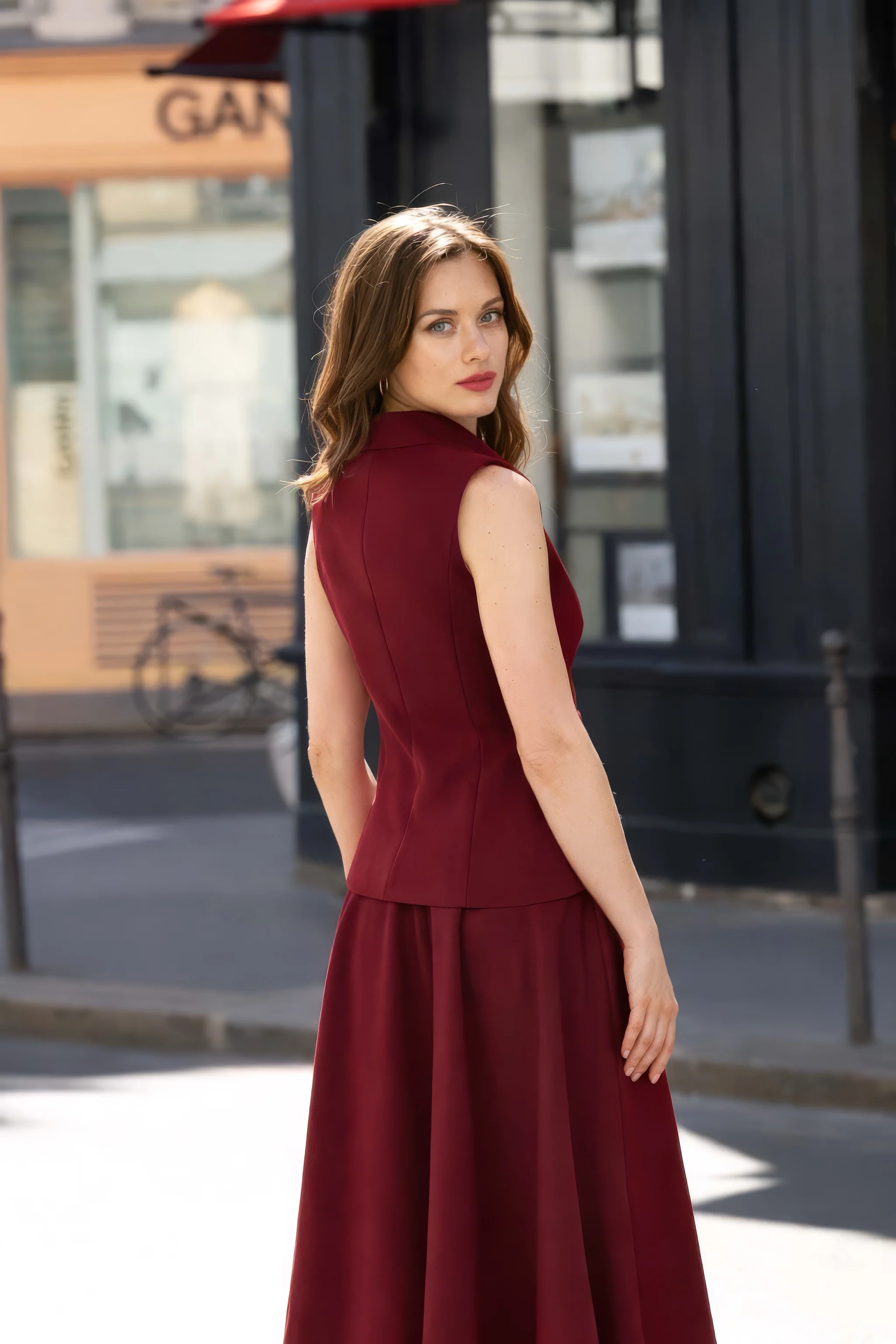 Valeria Sleeveless Vest - Image 10
